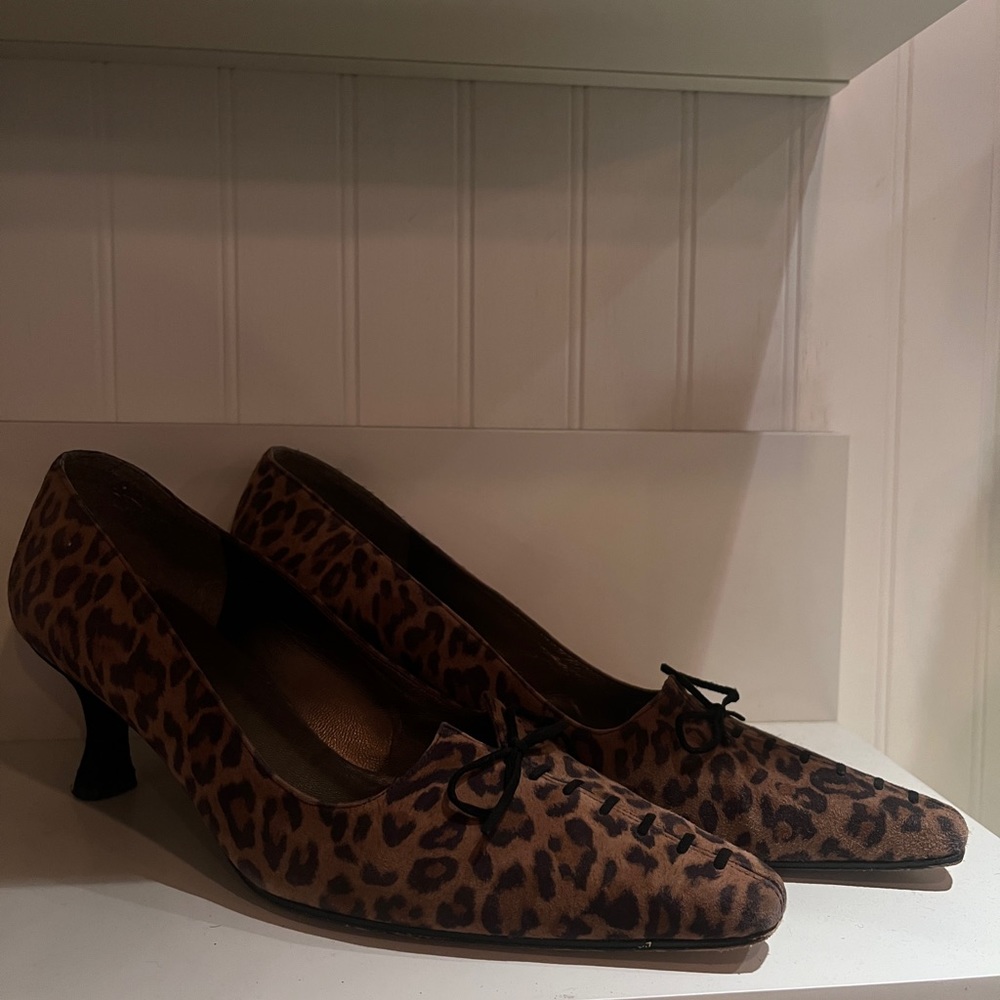 Stuart Weitzman kitten heels